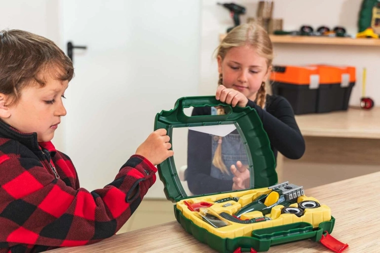 Практично куфарче – ред и забавление в движение