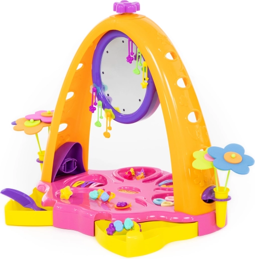 Mirror for little fashionistas