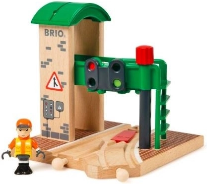Interactive signaling for realistic play