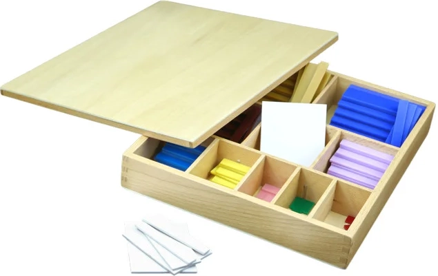 Moyo Montessori decanomic square with a box