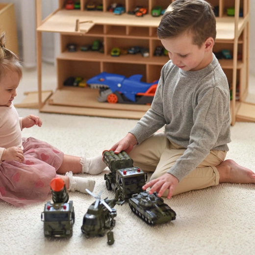 Set for shared play