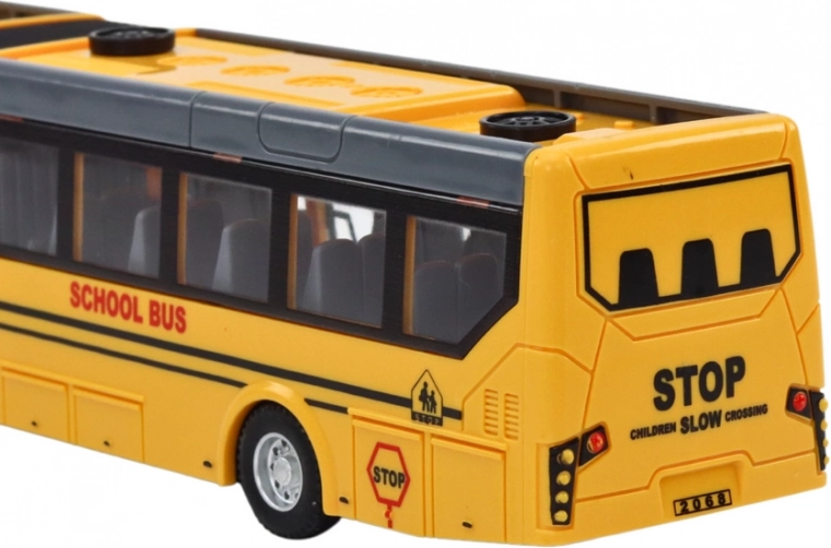 Реалистичен външен вид и осветена кабина