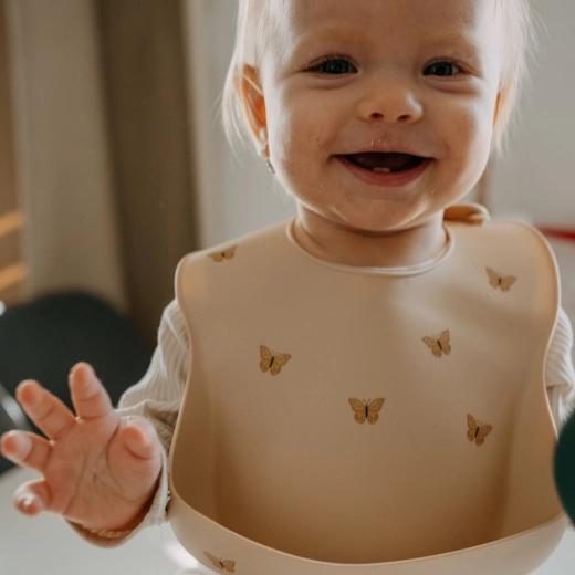 A pocket that catches crumbs and spills
