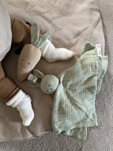 A textile companion at home and on the go