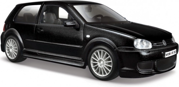 Композитен модел VOLKSWAGEN Golf R32 в черен цвят 1:24