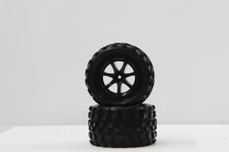Set of rear tires and rims 1:12 Torento (2 pcs) Jamara