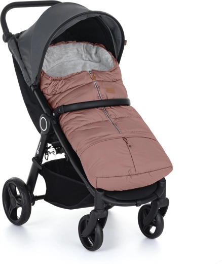 A 3-in-1 footmuff that grows with your child