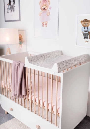 Practical use directly on a baby cot