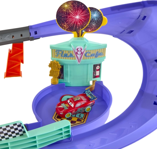 Flo’s V8 Café and a winning finale at the end of the track