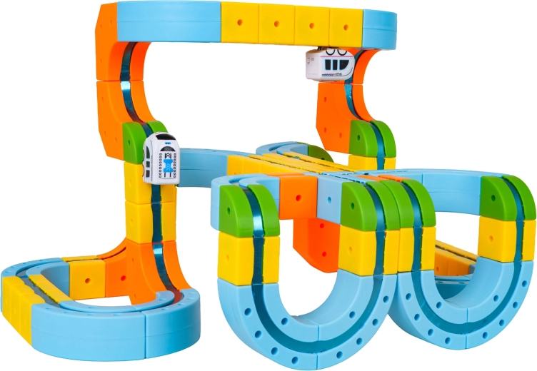 Magnetic connection of the pieces