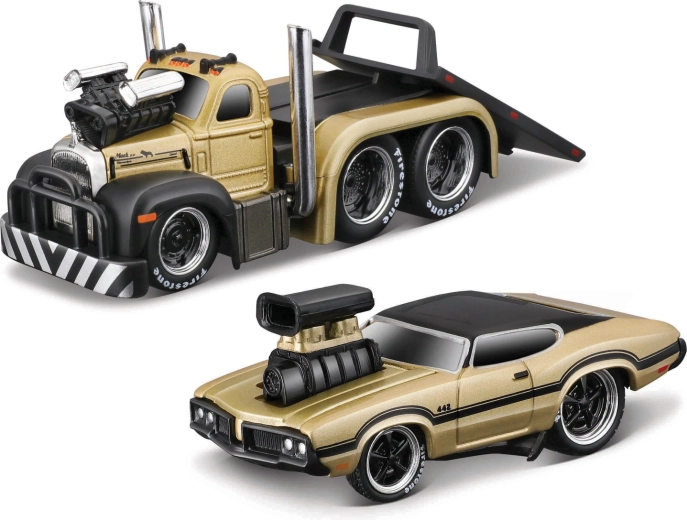 Maisto Muscle transports 1953 Mack B-61 flatbed с 1970 Oldsmobile 442 1:64