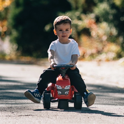 Ride-on toy for little farmers