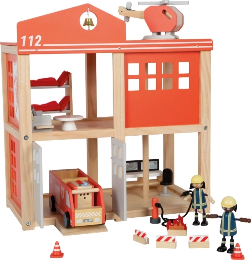 Small foot large wooden fire station with lights and sounds