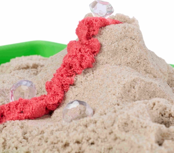 Creative play with kinetic sand