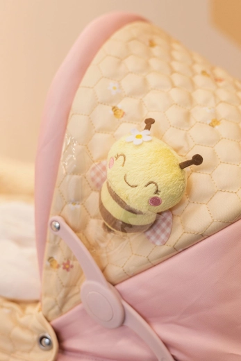 Playful details of the Honey collection