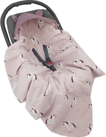 Secure attachment in the car seat without unfastening the belts