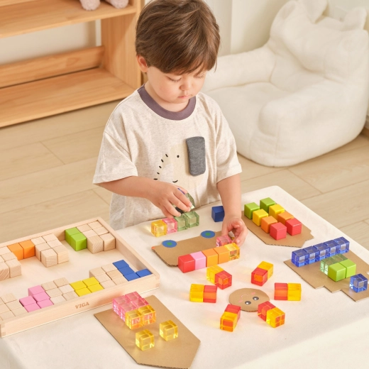 Building in 2D and 3D