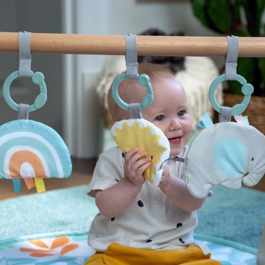 Sensory play with 3 hanging toys