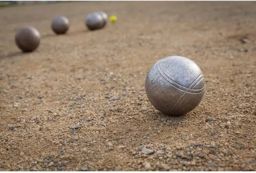 Easy ball differentiation thanks to engraving