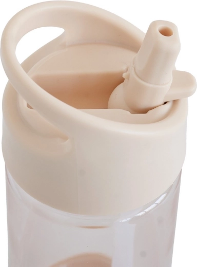 Practical spout and handle for easy carrying