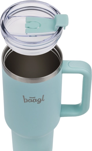 Practical lid and comfortable handle