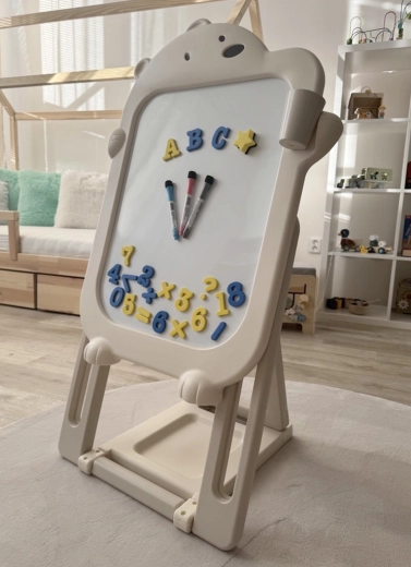 Magnetic surface for drawing and learning