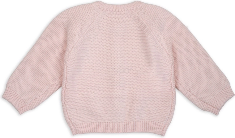 Freedom of movement with raglan sleeves