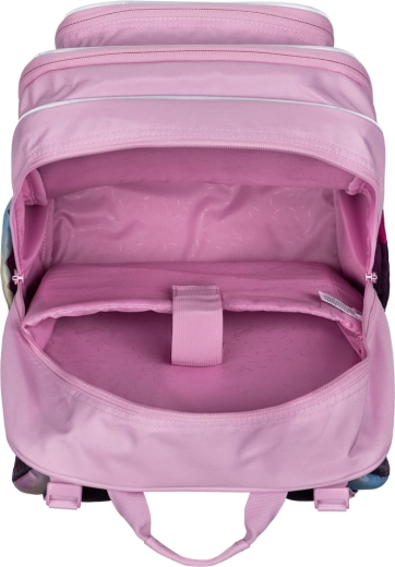 Ergonomic backpack with 3 compartments and a 15" laptop pocket