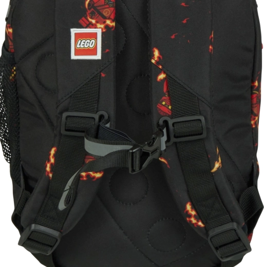 Comfortable carrying thanks to padding and chest strap