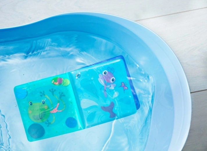 Hidden pictures in warm water