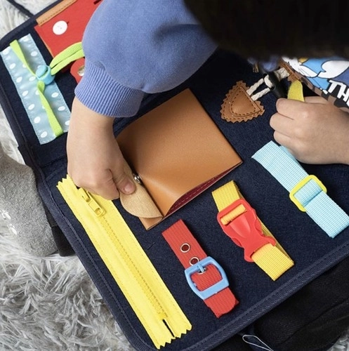 Sensory play supporting concentration