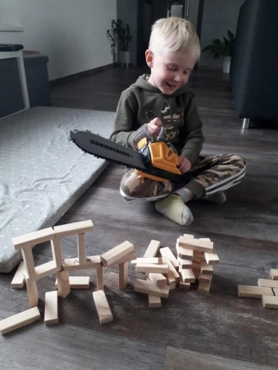 Подпомага фантазията и ролевата игра