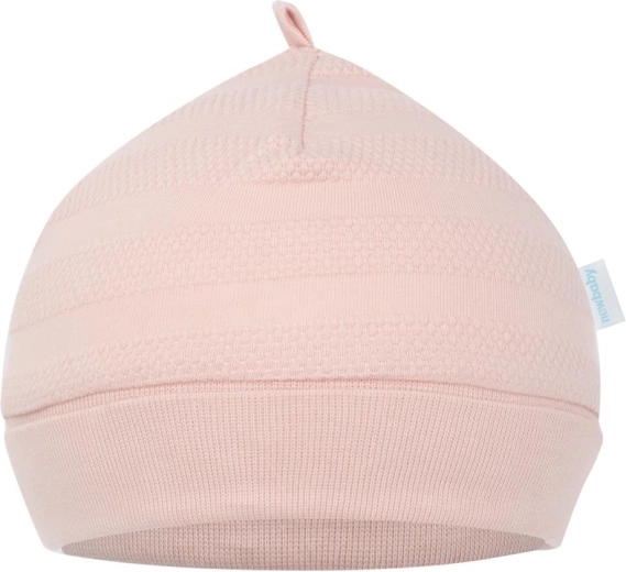 A hat that stays put without pressure