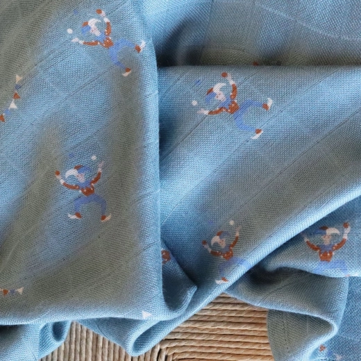 Multifunctional swaddle for home and travel