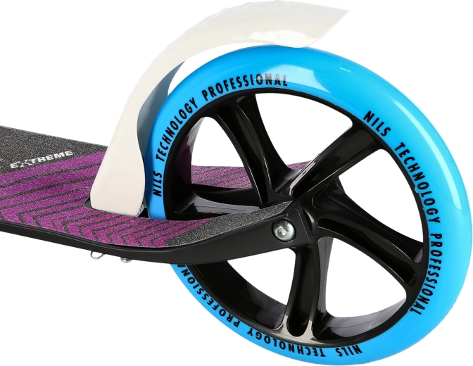 Safe braking: foot brake and handlebar brake