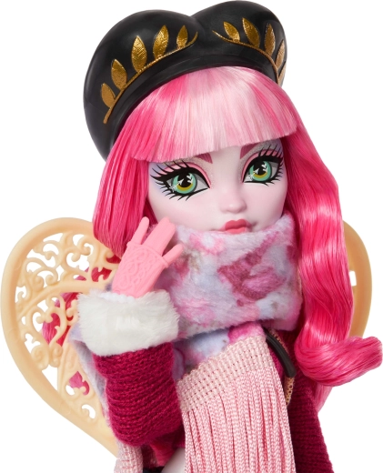 Cupid Asteria with bold winter styling
