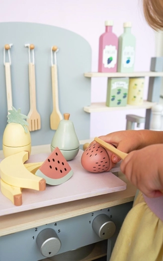 Hook-and-loop cutting just like the real thing