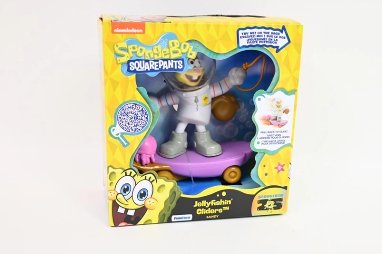 SpongeBob SquarePants фигурка Сэнди на скейтборд Jellyfishin’ Gliders