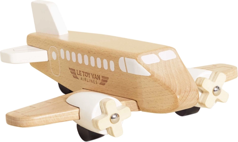 Moving propellers for realistic play