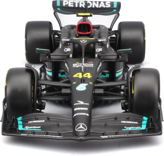 вярна реплика W14 E със стартов номер 44