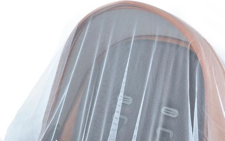 Fine insect mesh, without limiting ventilation