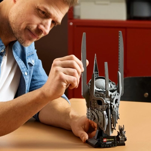 Умно строене в приложението LEGO Builder