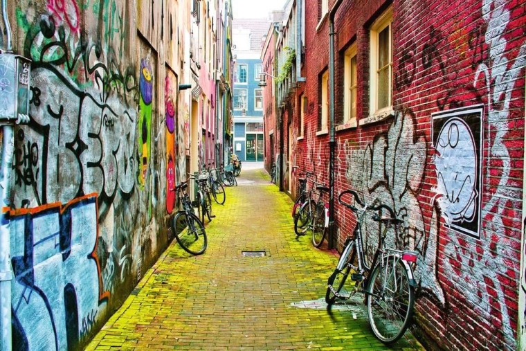 Ravensburger puzzle Street Art in Amsterdam 3000 pieces