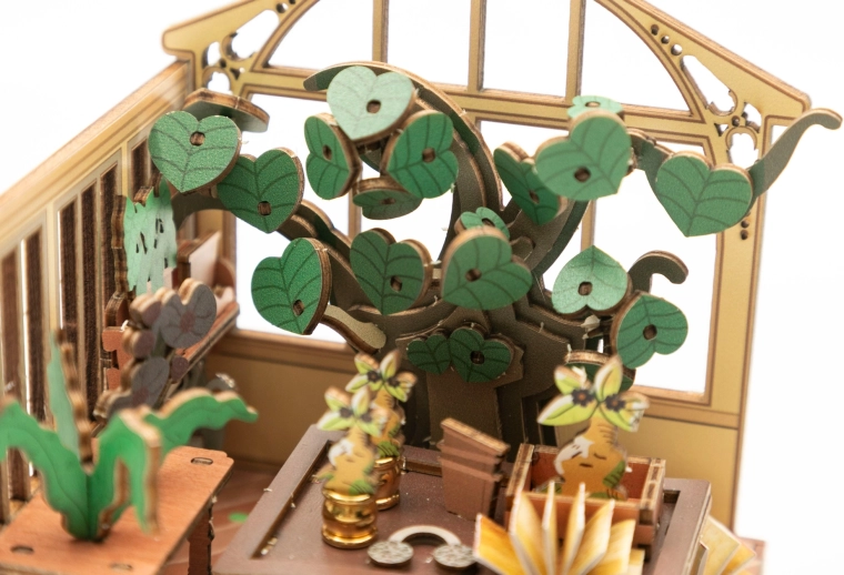 Precisely cut wooden 3D puzzle