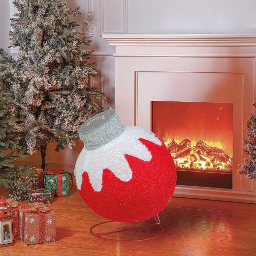 Distinctive Christmas ball-shaped decoration