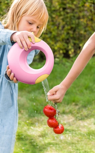 Quut garden set for kids with ball, watering can, rake and shovel – yellow and pink