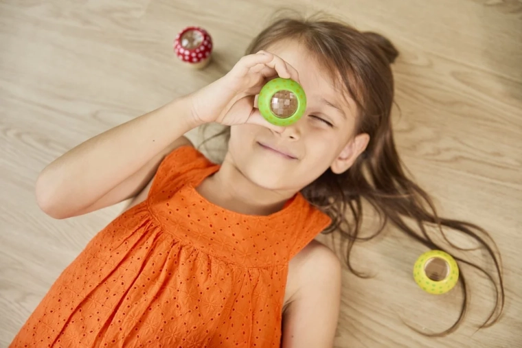 Easy to hold and play for children from 18 months