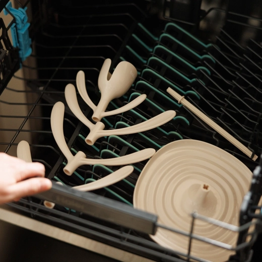 Easy maintenance and dishwasher safe