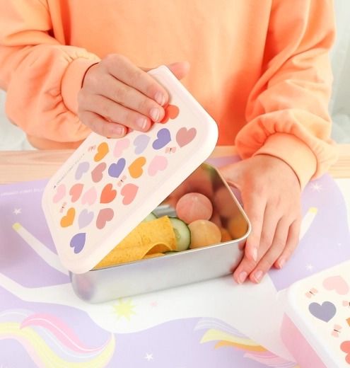 Easy opening for kids and practical everyday use