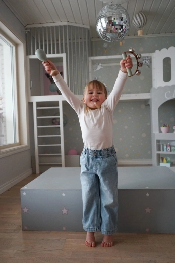 Support for musical ear and coordination